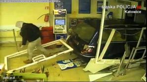 Katowice: Wjechali do sklepu samochodem. Okradli kantor i uciekli. Szuka ich policja