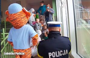 [VIDEO] Pokażecie mi proszę jak wygląda Policja! Marzenia 7 – letniego Andrzejka spełniły się dzięki policjantom!
