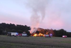 Hallo, styrta się pali