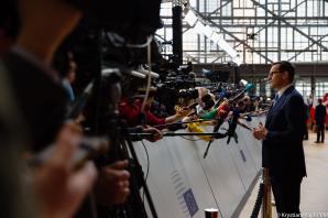 [VIDEO] Rosyjski atak na Ukrainę i rola Białorusi, Europejski Instrument na rzecz Pokoju, jednolity rynek europejski, migracje – główne tematy posiedzenia Rady Europejskiej