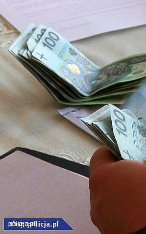 [VIDEO] Wyłudzali VAT na obrocie odbarwianym olejem opałowym – zostali zatrzymani przez CBŚP