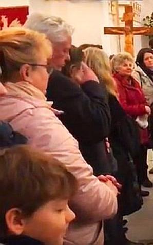 [VIDEO] Poświęcenie Pokarmów w Wielką Sobotę. Słowo i o godz. 20 transmisja z Nabożeństwa Wigilii Zmartwychwstania Pańskiego z Bazyliki w Piekarach Śląskich 