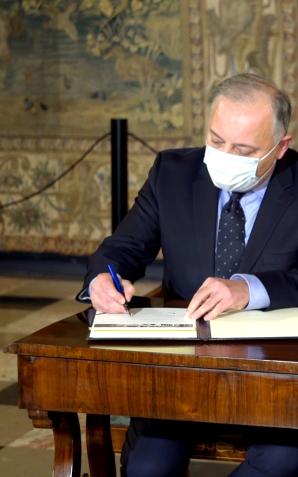 [VIDEO] Zamek Królewski na Wawelu przygotowuje się do uruchomienia stałej wystawy nowego Skarbca Koronnego. Od grudnia nowym mecenasem jest PGE Polska Grupa Energetyczna