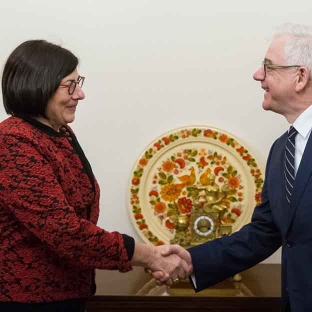 Szef MSZ Jacek Czaputowicz przyjął w poniedziałek ambasador Izraela Annę Azari