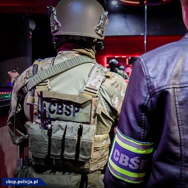 [VIDEO] Potężne uderzenie w sieć klubów go-go