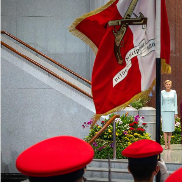 [VIDEO] Para Prezydencka kontynuuje wizytę w Azji Południowo–Wschodniej. Wczoraj Prezydent Andrzej Duda spotkał się z Prezydentem Republiki Singapuru Tharmanem Shanmugaratnamem