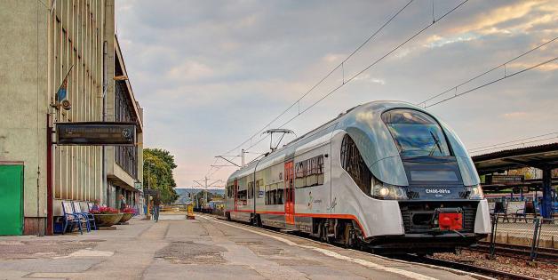 Coraz więcej województw z kontraktami terytorialnymi i zatwierdzonymi programami operacyjnymi. W obszarze transportu środki UE głównie na kolej