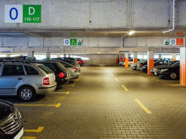 Warszawa: Wypełnij, parkuj i jedź