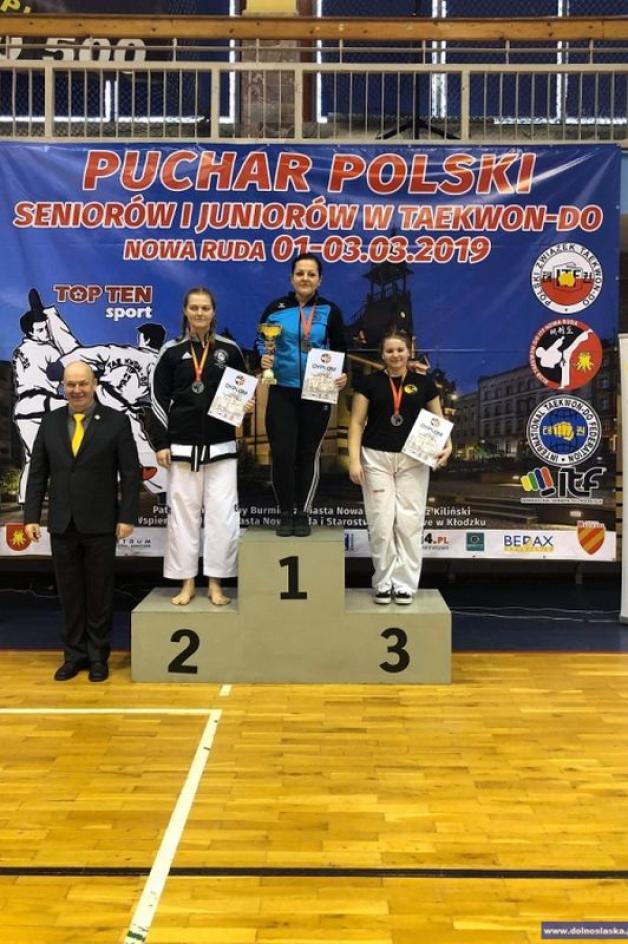 Złoty i brązowy medal dla legnickiej policjantki w Pucharze Polski Seniorów i Juniorów w TAEKWON - DO