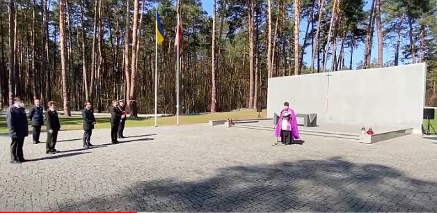 [VIDEO] Przesłanie Prezydenta RP i obchody 80. rocznicy Zbrodni Katyńskiej w Kijowie i Charkowie