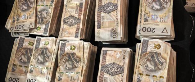 Dolnośląski pion PZ PK doprowadził do rozbicia zorganizowanej grupy przestępczej, która dokonała oszustw podatkowych na kwotę ponad 11,5 miliona złotych